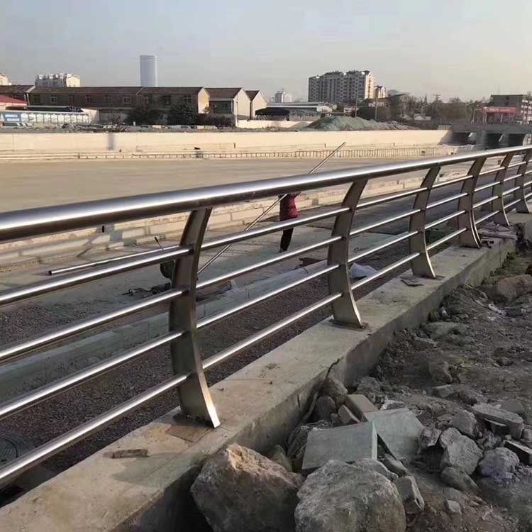 中国桥梁防撞护栏的行业分析